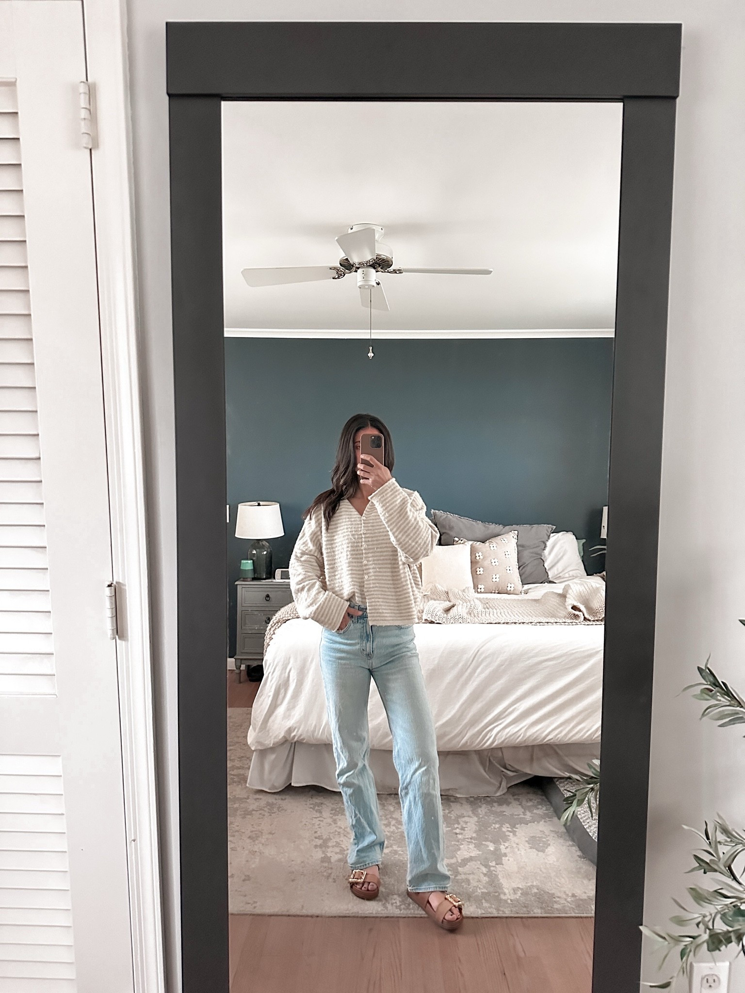 Spring ootd for breakfast with the kids. It’s still been so cold and chilly but trying to break out my sandals more

Still wearing this things between sweater on repeat. Size small.

#LTKootd #LTKPetite #LTKmomlife