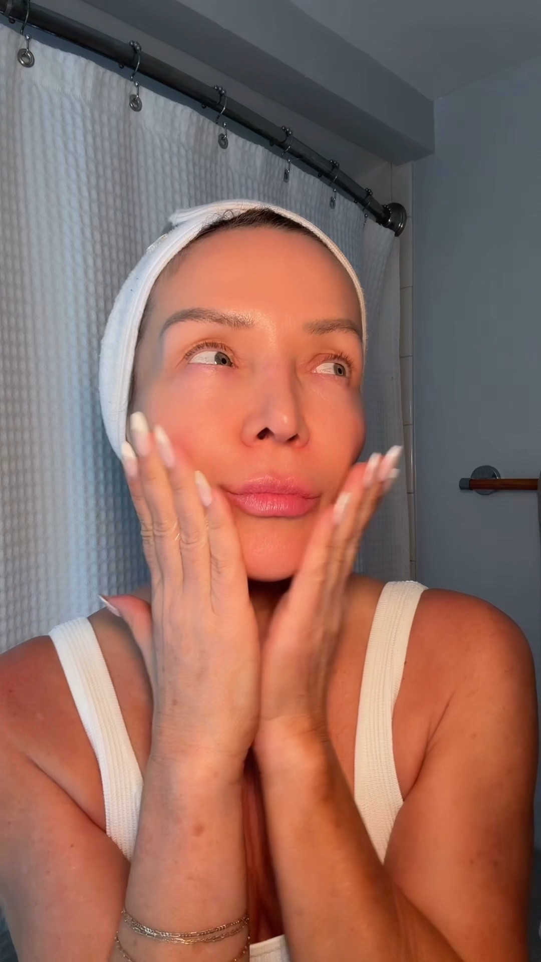 Gradual & Buildable face tanning drops from Lux Unfiltered

#LTKmorningroutine #LTKselfcare #LTKBeauty