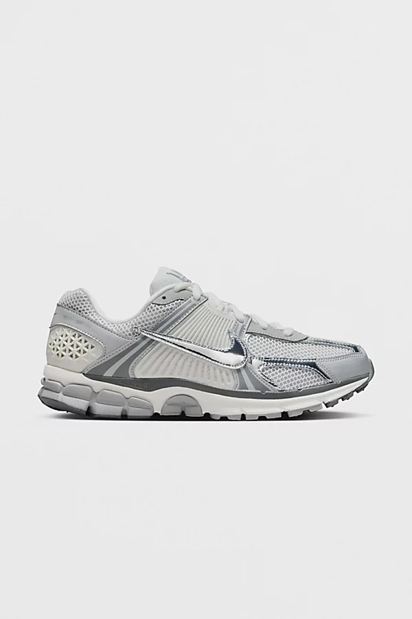 Nike Men's Zoom Vomero 5 Sneaker in Summit White/Metallic Silver, Men's at Urban Outfitters | Urban Outfitters (US and RoW)
