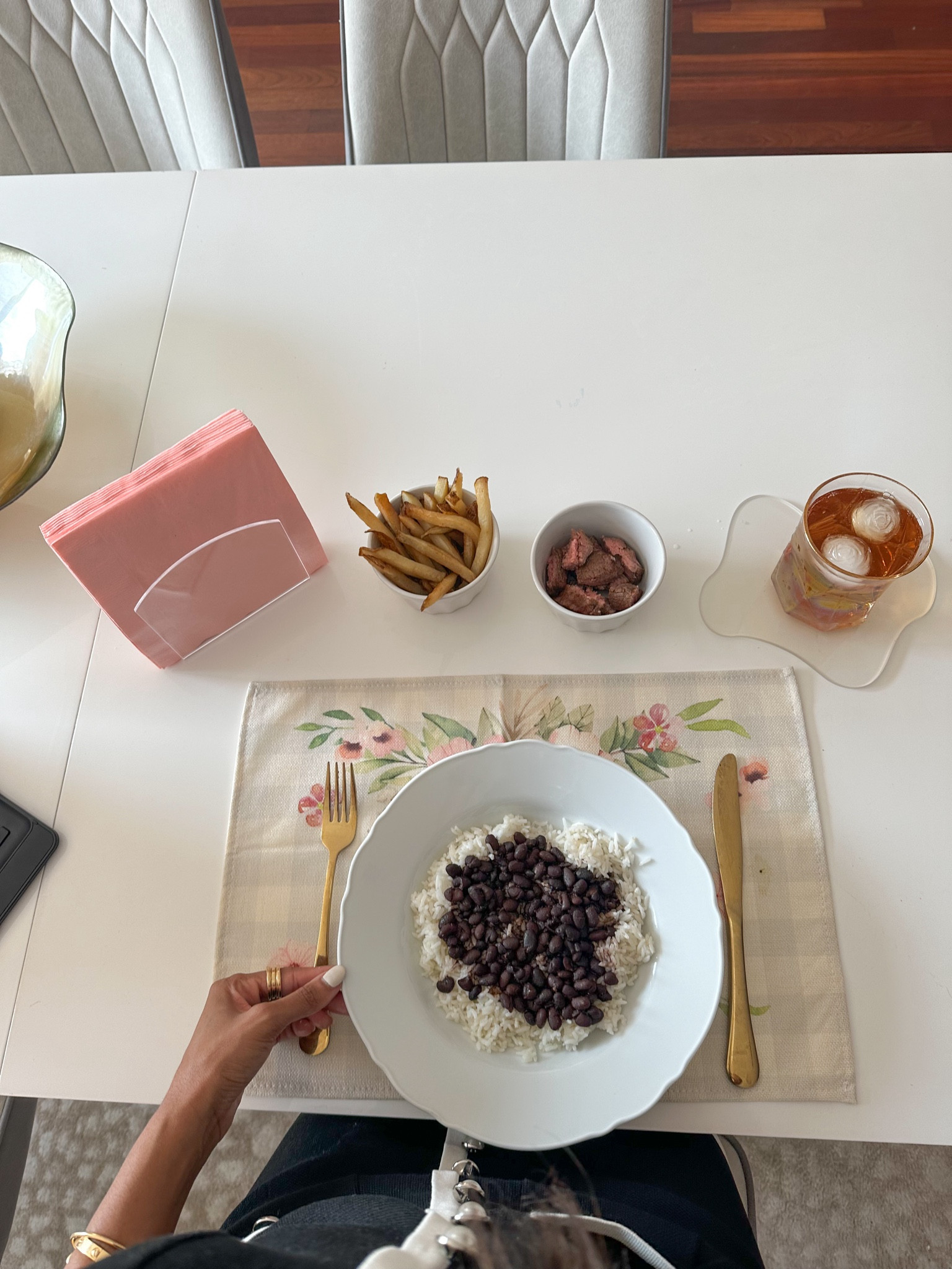 Table settling must have. #AmazonFinds #AmazonMustHave. #AmazonHome #SettingTable. 

#LTKFindsUnder50 #LTKFindsUnder100 #LTKParties