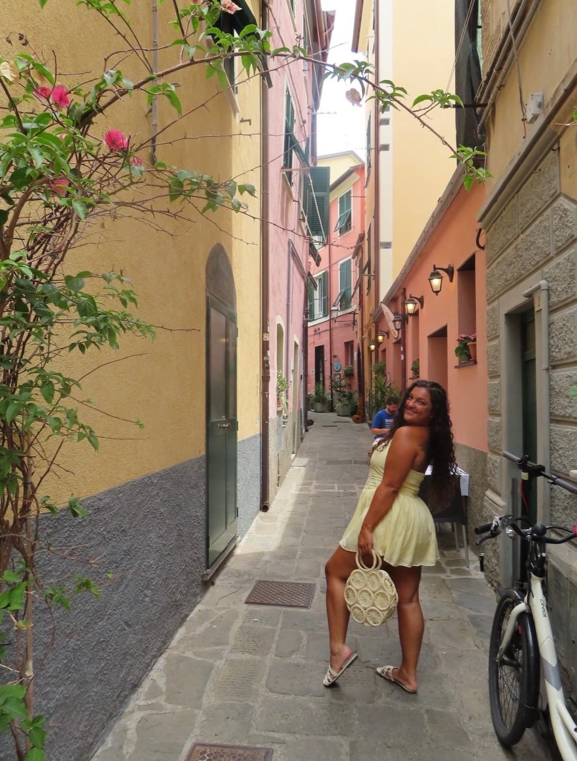Cinque Terre fit 💛

Bag: Mark and Graham (sold out)

#LTKTravel