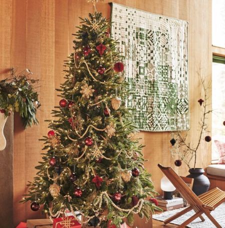 Christmas tree and decor! #christmasdecor #decorating 

#LTKSeasonal #LTKhome #LTKHoliday