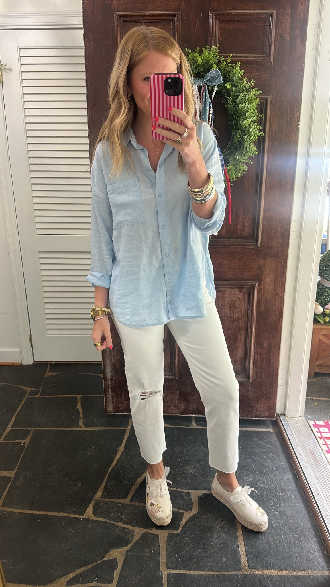 Today’s outfit! Love this linen top from old navy! Just ordered white too! Size M

The cheeky straight jeans from gap are so good! In size 28. I also linked my favorite  similar Levi’s!