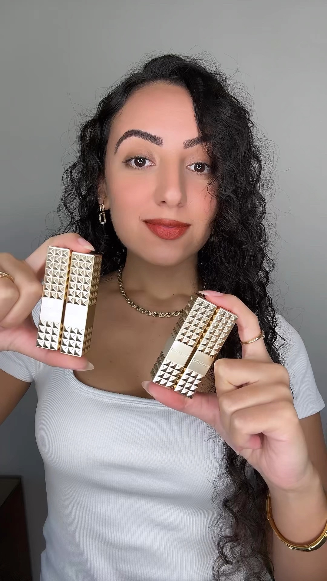 Let's try @Valentino.Beauty 's Spike Valentino Buttery Matte Lip Color ✨
.
Shades:
134R - Couture in the Streets
100R - Stand Out In Nude
508R - It's Valentino Baby
77A - Nude In Roma
.
🔖 Follow @its.sandyibrahim for more
.
🔖 Subscribe to my LTK for more

#LTKBeauty #LTKGiftGuide #LTKVideo