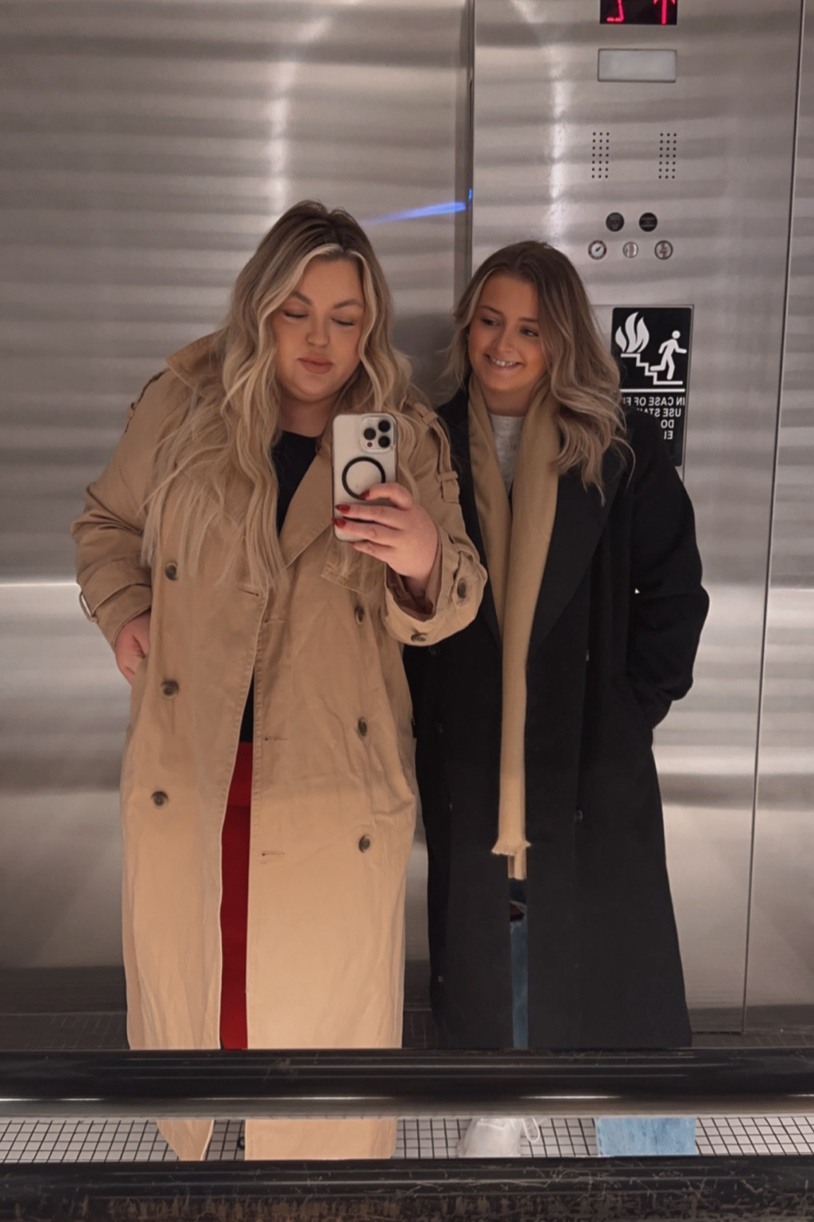 Long tan coat 
Trench coatt

#LTKMidsize #LTKPlusSize #LTKHoliday