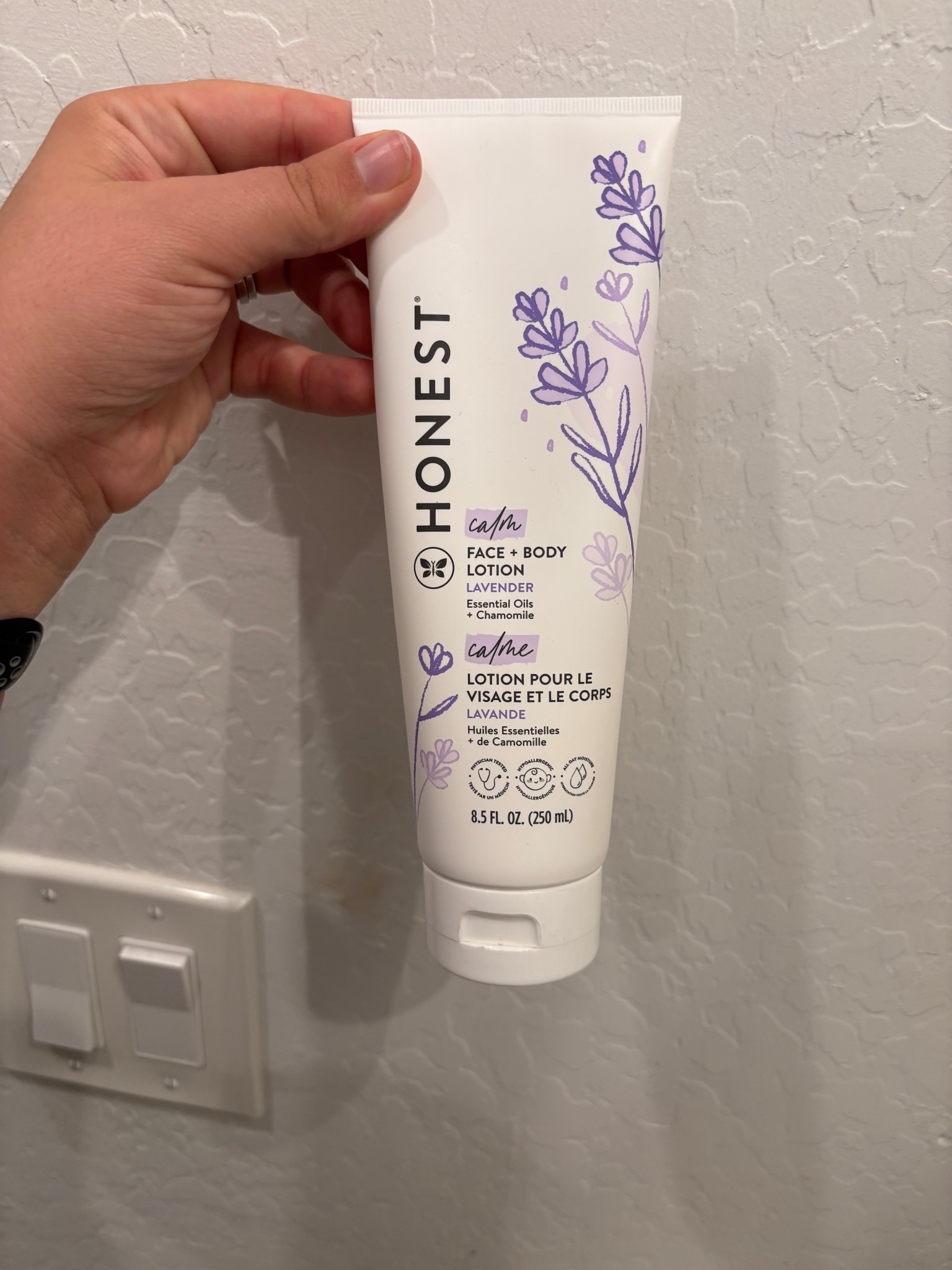 In need of relaxing and light lotion? This lavender blend from Honest is just that! Great for babies and grown ups, slather it on after a shower or bath and feel the lavender seep into your body, relaxing you and unwinding you after the day!


#LTKKids #LTKBeauty #LTKFamily