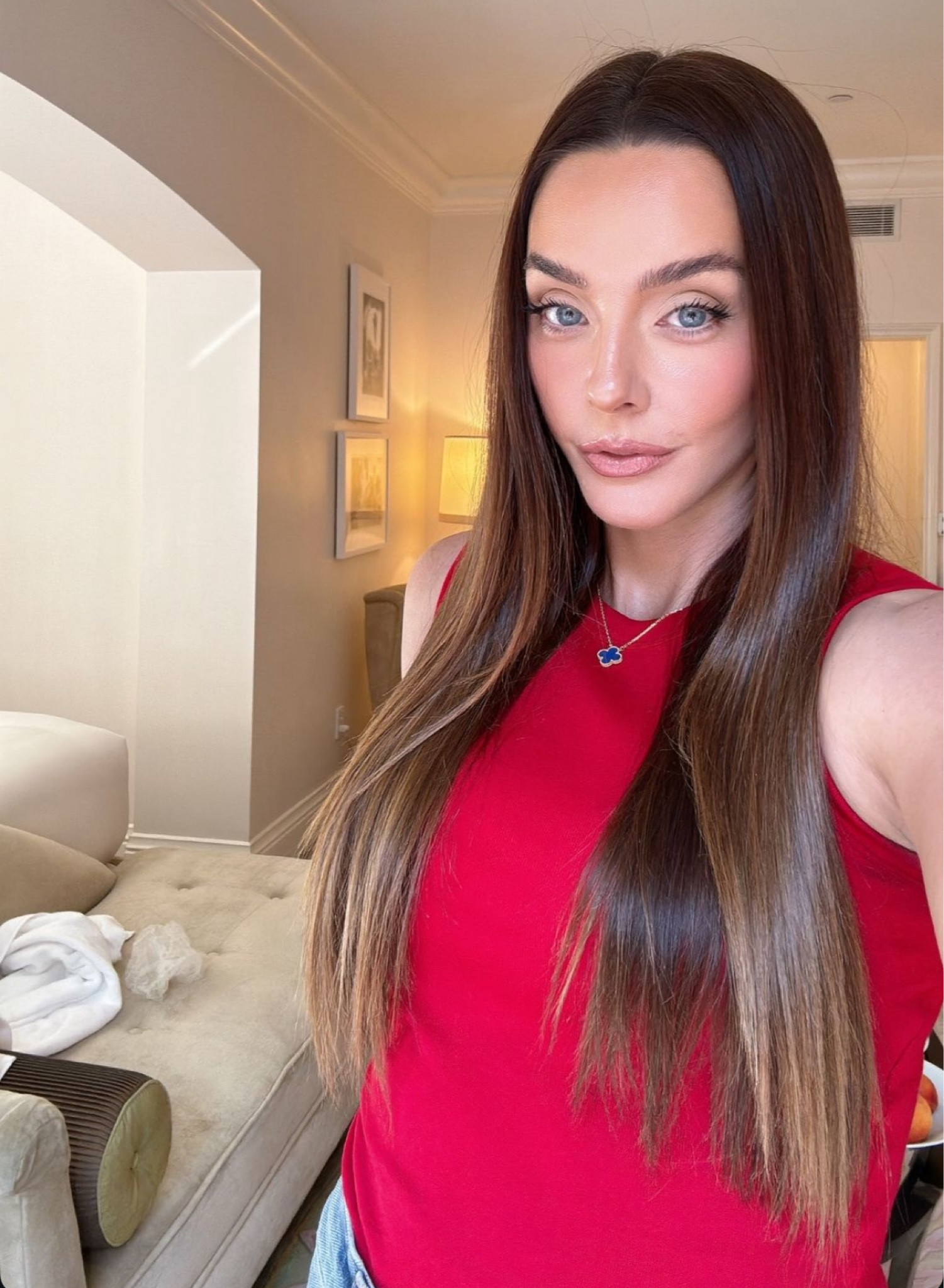 Wearing the brow peptide with a brow powder- it’s incredible. So many benefits: smooth brow texture, fuller thicker hair, and all clean ingredients. 