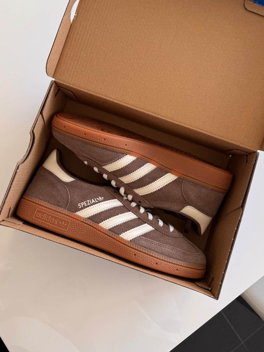 snagged a pair of these chocolate brown shoes for fall! 🍂👜☕️ #adidas #fallshoes 

#LTKworkwear #LTKgiftguide #LTKstyletip
