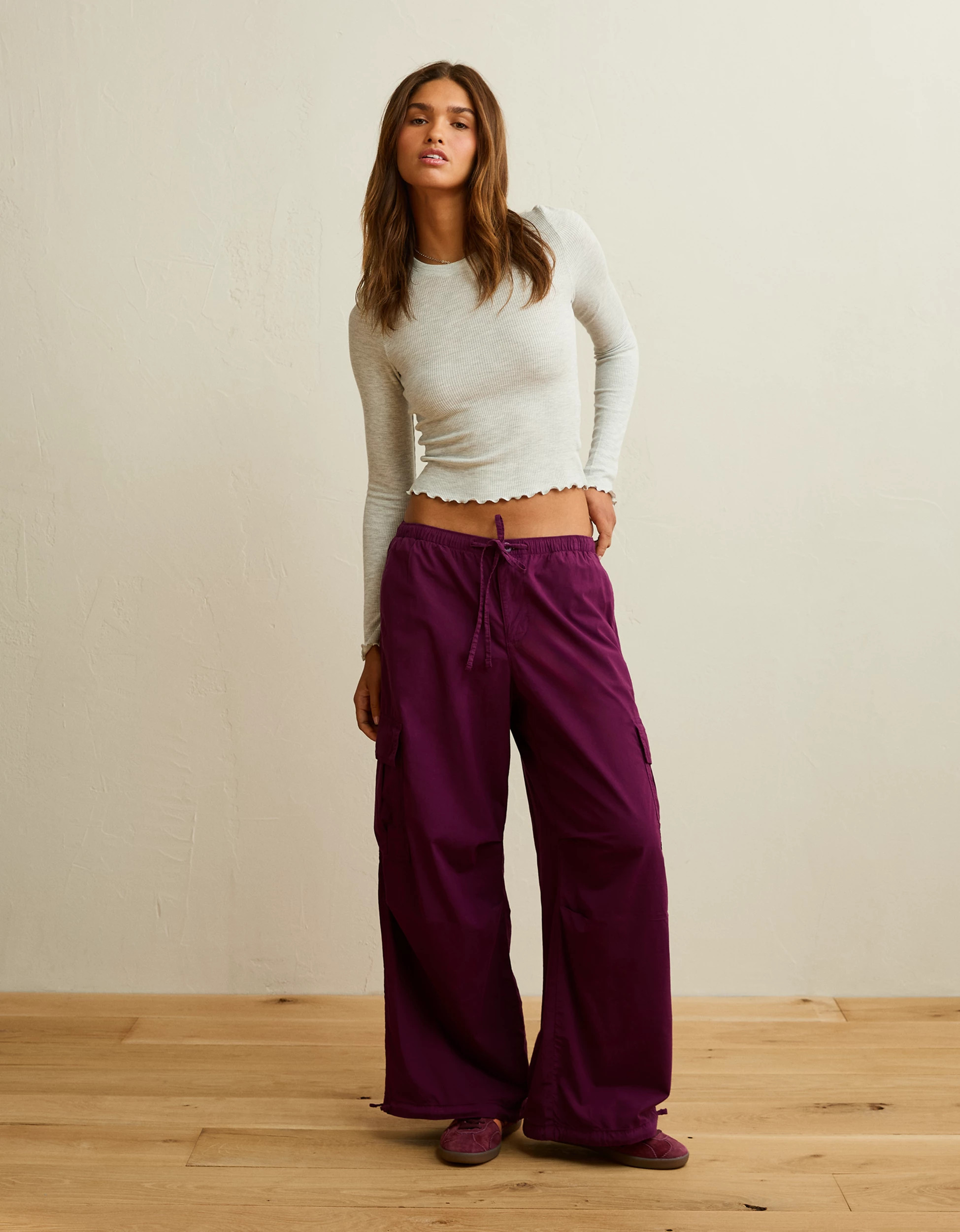 AE Low-Rise Baggy Cargo Parachute Pant | American Eagle Outfitters (US & CA)