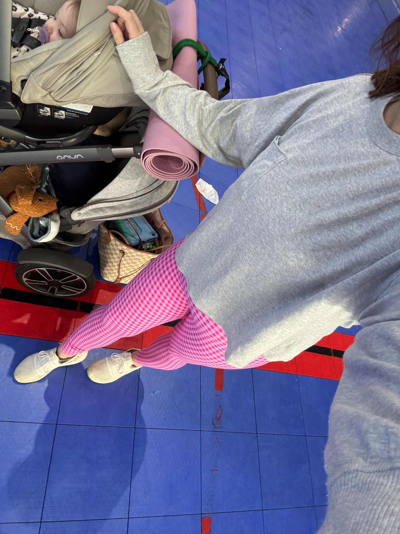 This mornings workout outfit! New gingham athletic leggings from target and an oversized cropped long sleeve tshirt from aerie

Wearing a large in both. They both run true to size 

#LTKfitnessgoals #LTKSeasonal #LTKootd