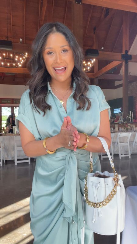 Literally the best dress ever! I swear I own it in every color! Wearing sz 4 here. Comes in soo many pretty colors for spring. #springdress #bucketbag #handbag #springstyle 

#LTKitbag #LTKVideo