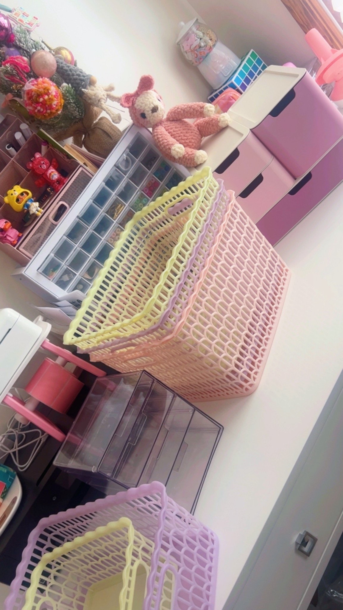 Cute spring storage 