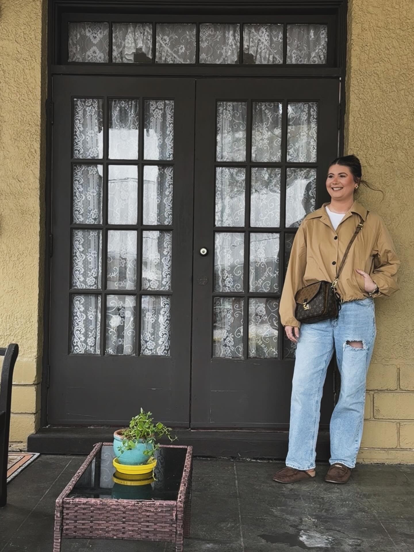 I don’t care if these April showers bring May flowers as long as they wash away all the pollen🤧☔️🌼

#springtime #lifeinthespring #spring #inbloom #flowers #showers #trenchcoat #croppedtrench #straightlegjeans #casuallook #rainydaylook #rainy #neutrallook #neutrals #casualchic

#LTKootd #LTKdayinmylife #LTKSeasonal