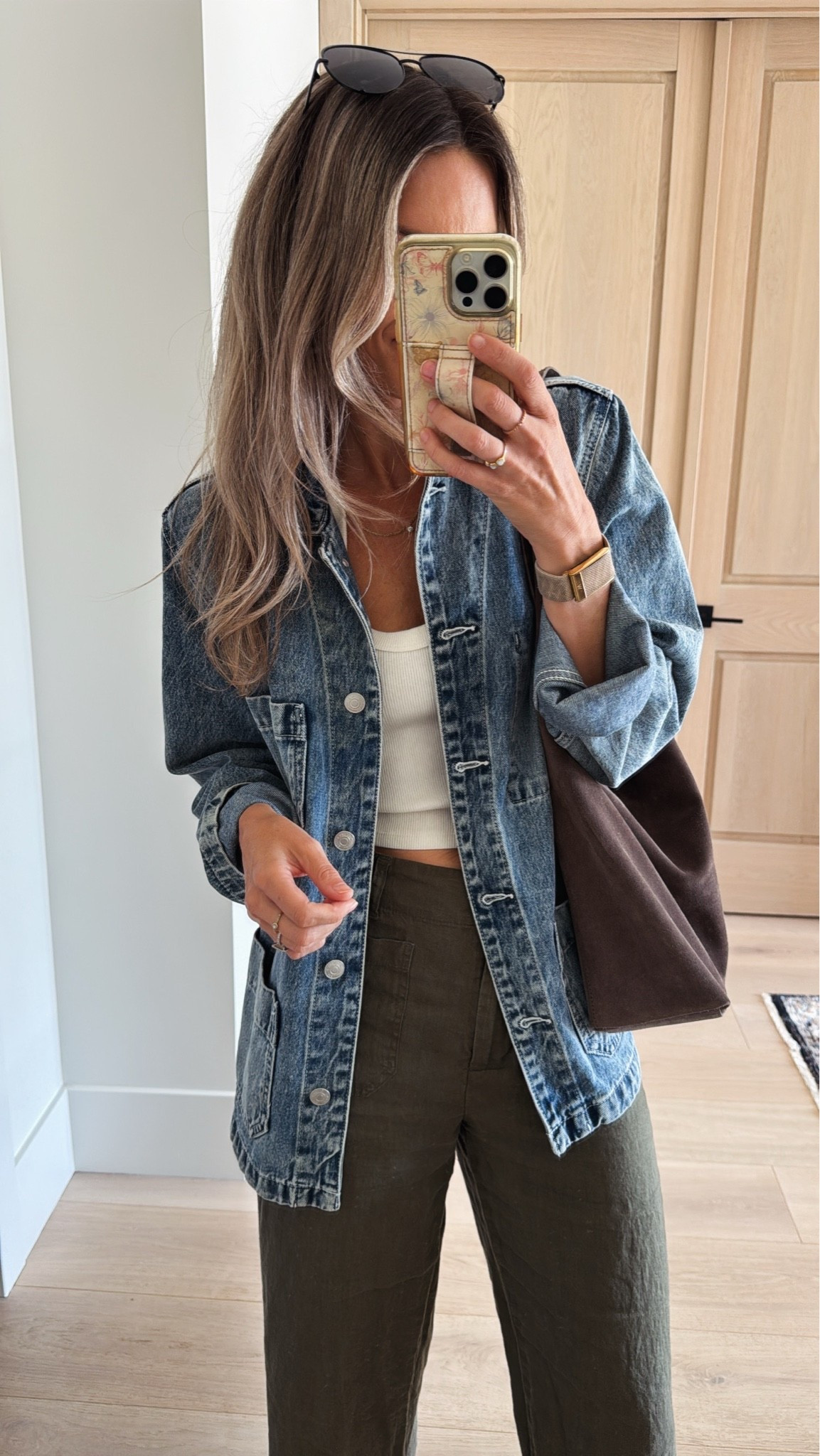 Today’s outfit. 

This is my favorite jacket of all time. And I paired it with linen pants, a white tank, my favorite Chloe bag, loafers that go with everything. And Amazon sunglasses

The tank is Abercrombie. They used to make it in a crop version, which is what I’m wearing, but I linked to the regular version. ￼
￼