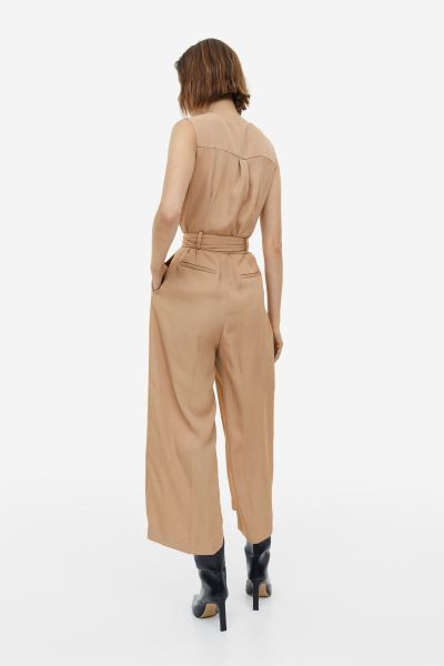 V-neck jumpsuit | H&M (UK, MY, IN, SG, PH, TW, HK)