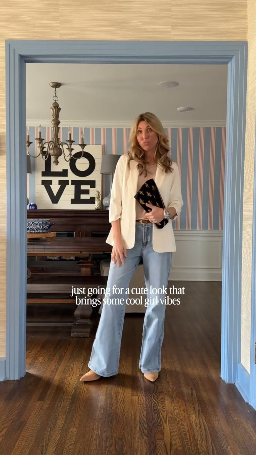 Just going for a cute look that brings some cool girl vibes. ✌🏻 

Started with a little cap sleeve tank I got on sale at Dillards recently, paired with jeans from Kancan and my suede heeled boots. Finished with a cream blazer from Stitch Fix. 

#ootd #classicstyle #havefunwithyourclothes