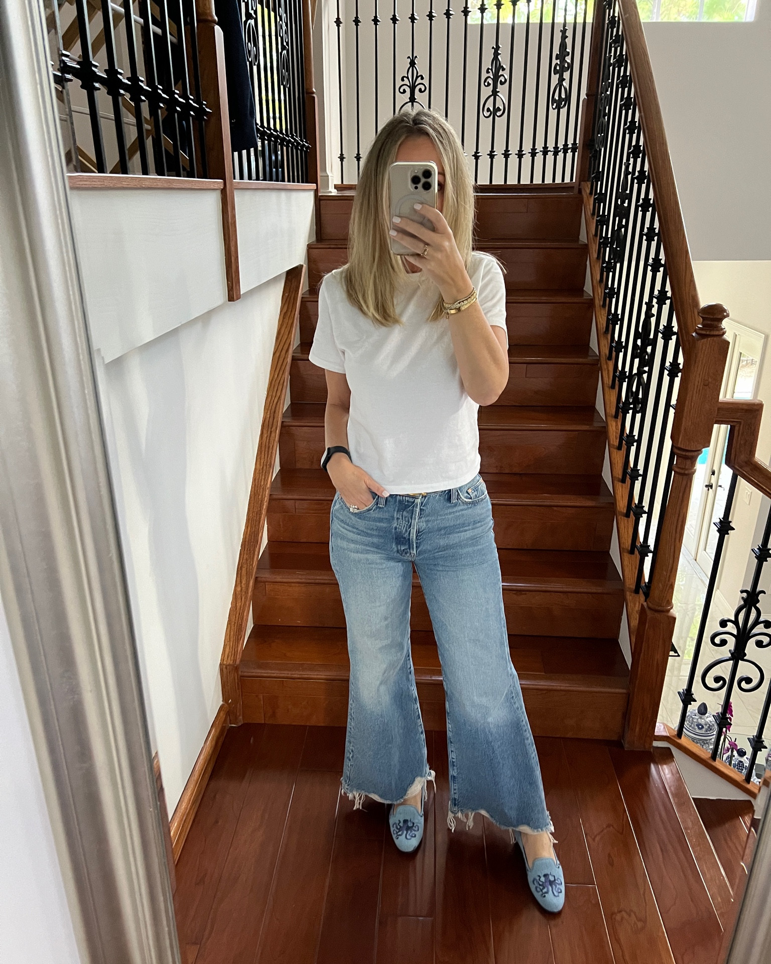 Jeans and tee 
Wearing a small tee
Size 25 denim these have no stretch 

#LTKstyletip #LTKover40 #LTKfindsunder50