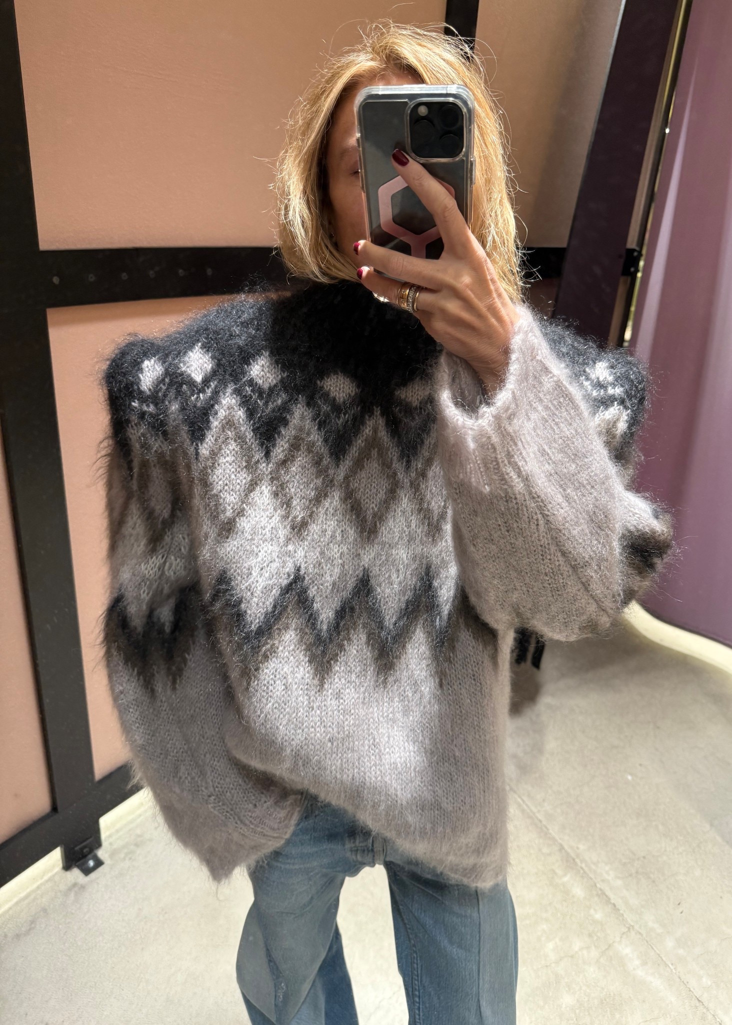 Never met a strong shoulder I didn’t like. Acne mohair sweater for the win! 



#LTKootd #LTKGiftGuide #LTKHoliday