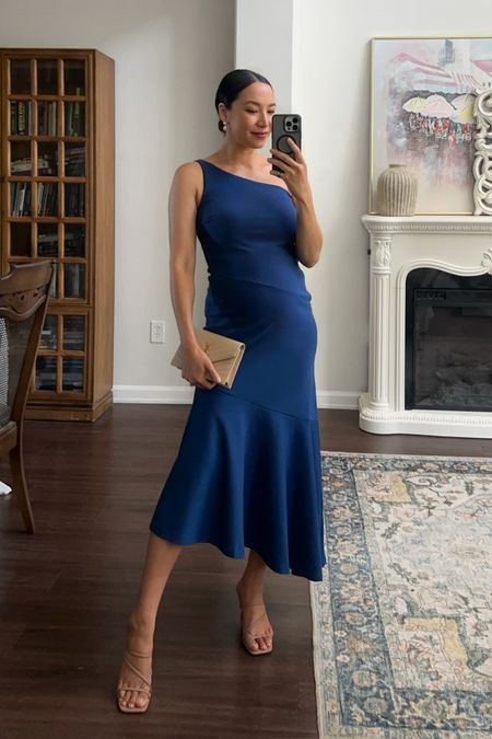 20% off dresses + 15% off almost everything else (+use the code: DRESSFEST for an additional 15% off) at Abercrombie this weekend 

Loving this blue dress for a wedding guest/special occasion look 

#LTKSaleAlert #LTKFindsUnder100 #LTKWedding