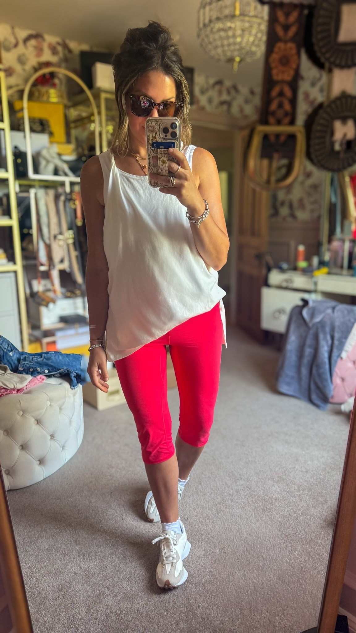 Small in top
Medium in bottoms 
7.5 in shoes TTS!