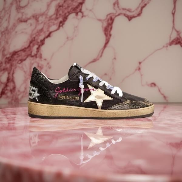 FOR SALE!!!

Size 38 
brand new in box.
$499 

DM ASAP OR COMMENT OR COMMENT SOLD! 

#goldengoose #forsale #shopsibi #ggdb #ballstar