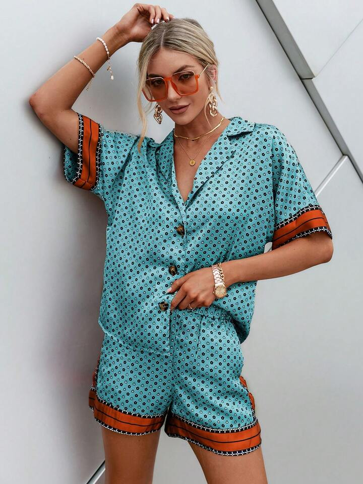 Sollinarry Allover Print Batwing Sleeve Blouse & Shorts | SHEIN