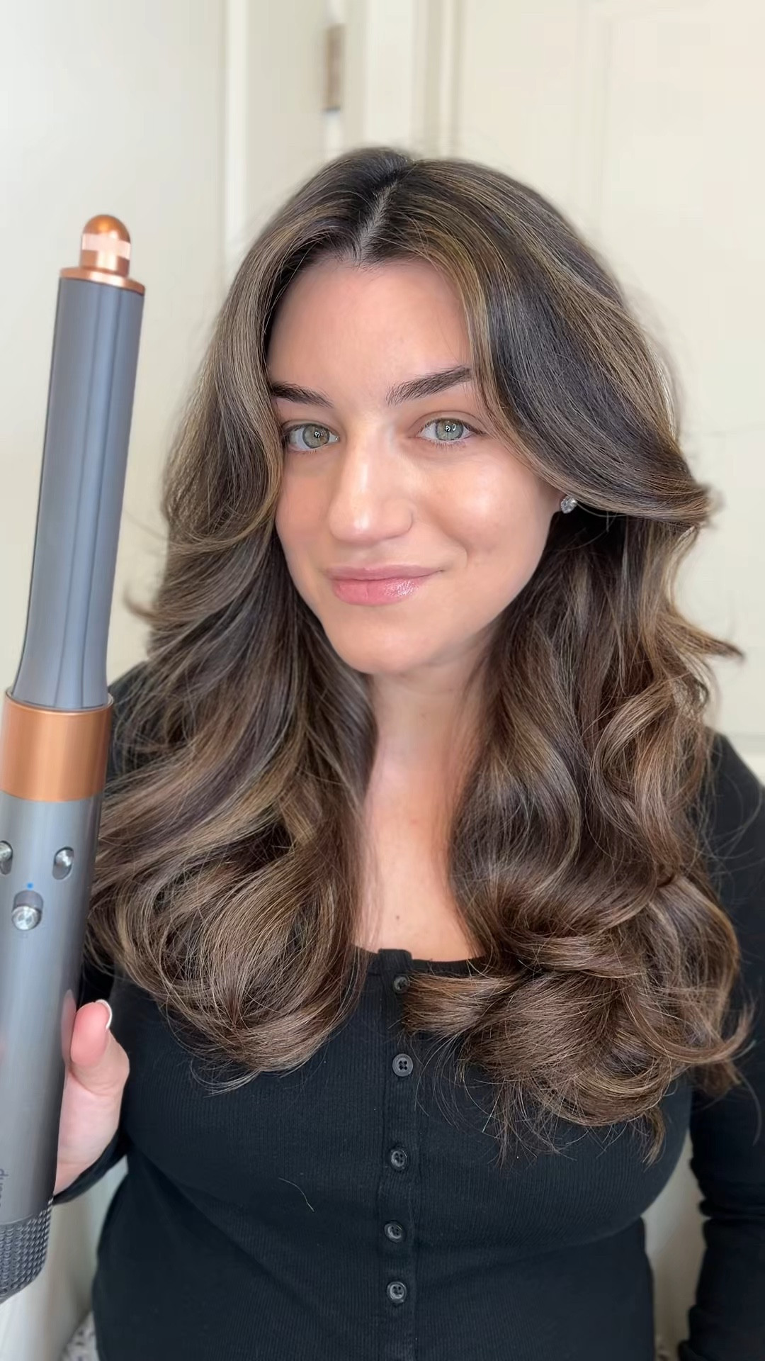 Here’s what curling in opposite directions looks like! It adds so much volume and gives you that perfectly imperfect look. 
Instructions:
- start with @unite_hair 7SECONDS Detangler 
- add @oribe heat styling shield 
- to help manage frizz, dry with brush attachment until 85% of the way dry 
- section hair in two
- add @unite_hair ELEVATE mousse per section as you curl. This adds moisturize back into the hair as it starts to dry and locks in the curl as you wrap
- switch the nozzle in opposite directions before you curl each piece 
- repeat for top section
- curl fringe toward your face holding the airwrap horizontally
- comb through with @thewetbrush 
- add @unite_hair GO365 hairspray. I love that I can adjust the settings for the hold I want, I used medium for this look
.
.
Beauty tip videos, hair tutorials reels, beauty tips videos, hair tutorial reels 
@dyson @dysonbeauty @dysonusa @ultabeauty @sephora 
#hair #hairtutorial #mydyson #dysonairwrap #hairtutorials #dyson #hairideas #hairtransformation #blowout #airwraptutorial #blowoutstyles #tutorials #airwrap #blowouts #unitefamily #oribeobsessed #thewetbrush #longhair #longhairstyles #hairstyles #hairstyle #haircare #haircaretips #haircareroutine #hairtips #hairtipsandtricks #haireducator #beautytips #beautytip #hairtutorialreels

#LTKBeauty #LTKGiftGuide #LTKStyleTip