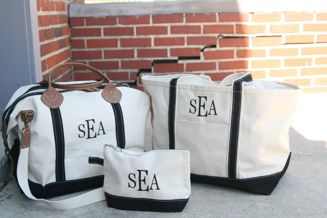 Weekender Monogrammed Duffel Bag Cosmetic Case Boat Tote - Etsy | Etsy (US)