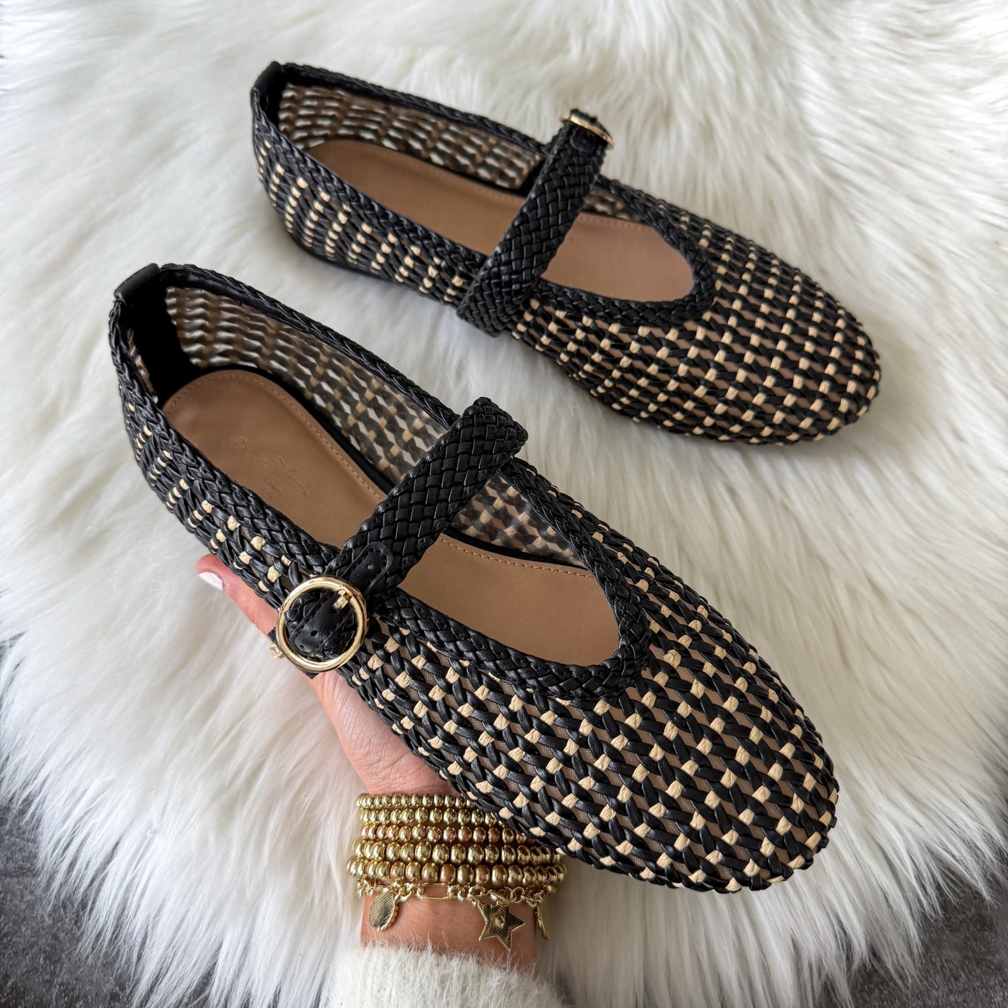 Women’s Noemi Flats with Memory Foam Insole - Universal Thread™ Black runs true to size