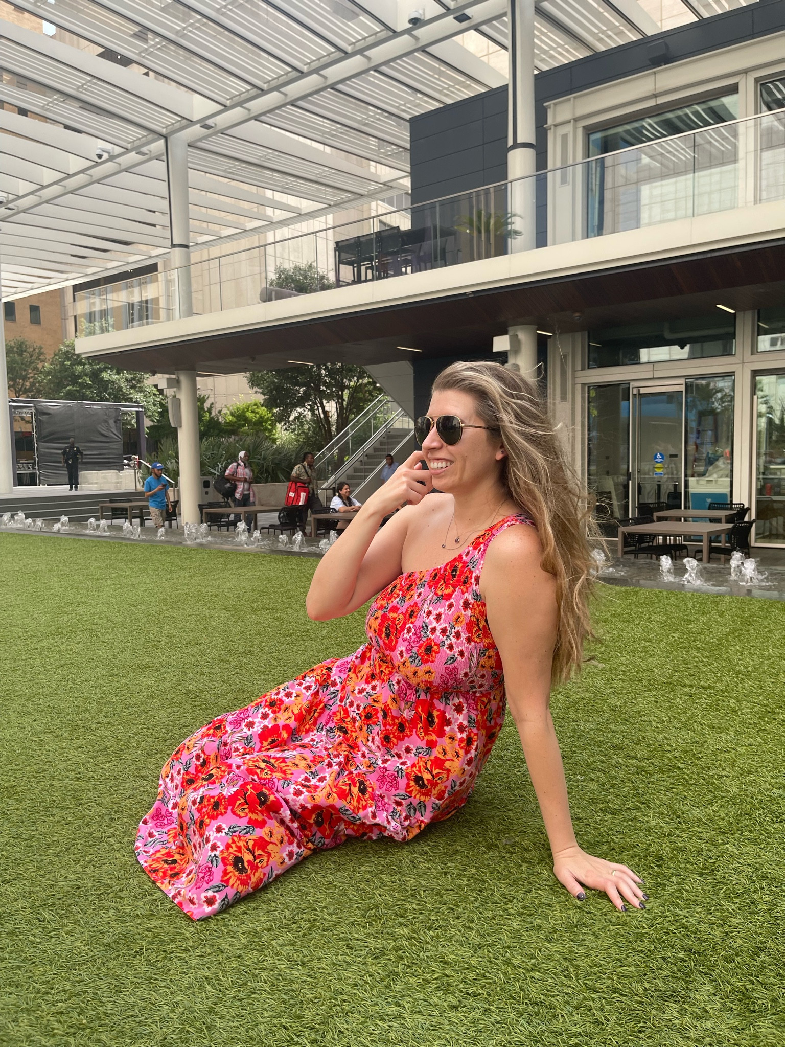 Enjoying a beautiful day in Downtown Dallas before it gets too hot to be outside. This might be a bold statement, but I think this might be the perfect summer dress ☀️😎