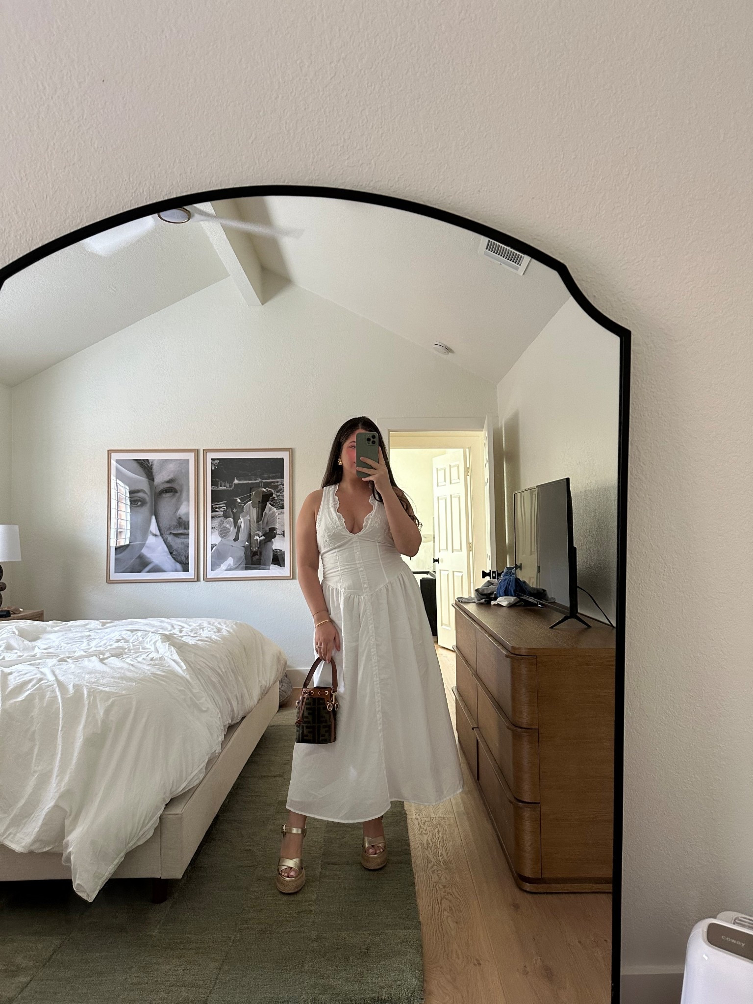 I’m all about high low! I can’t believe this dress is target 

#LTKShoeCrush #LTKFindsUnder50 #LTKStyleTip