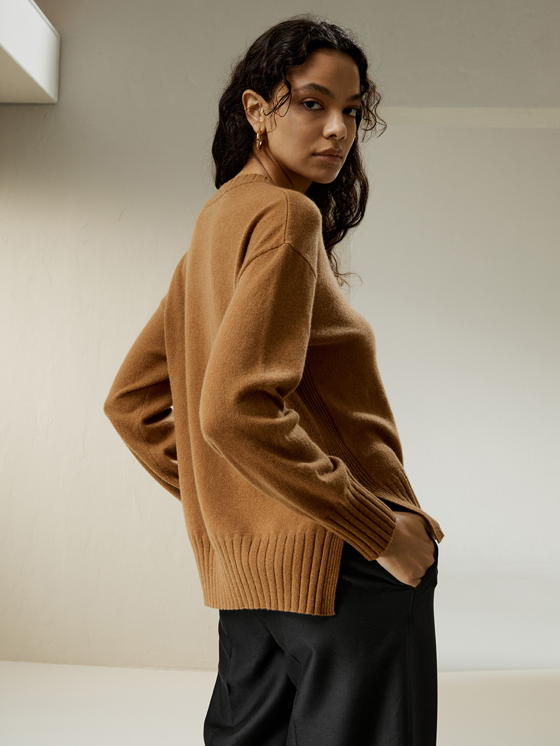 Crew Neck Cashmere Sweater | LilySilk