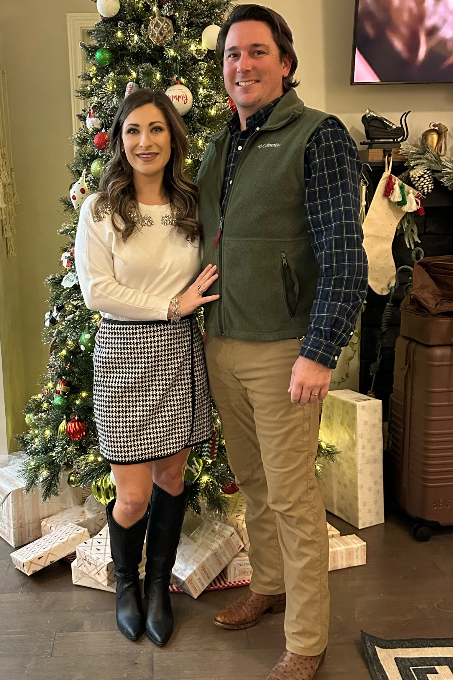 I am LOVING all the skirts right now and pairing them with boots! This one was a TJ Maxx find but I have linked some must haves 😊

#LTKStyleTip #LTKSeasonal #LTKHoliday