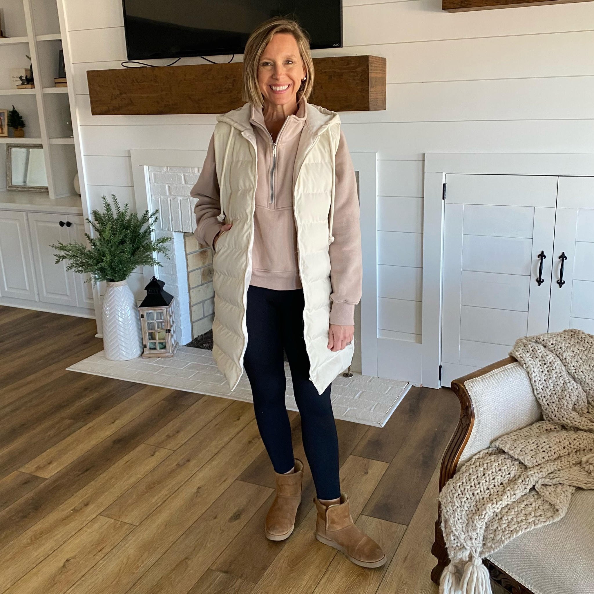 Another day and another casual look. I did size up in the sweatshirt to a medium because it’s a little bit cropped. Mama don’t do cropped. Haha

#LTKtravel #LTKfindsunder50 #LTKstyletip