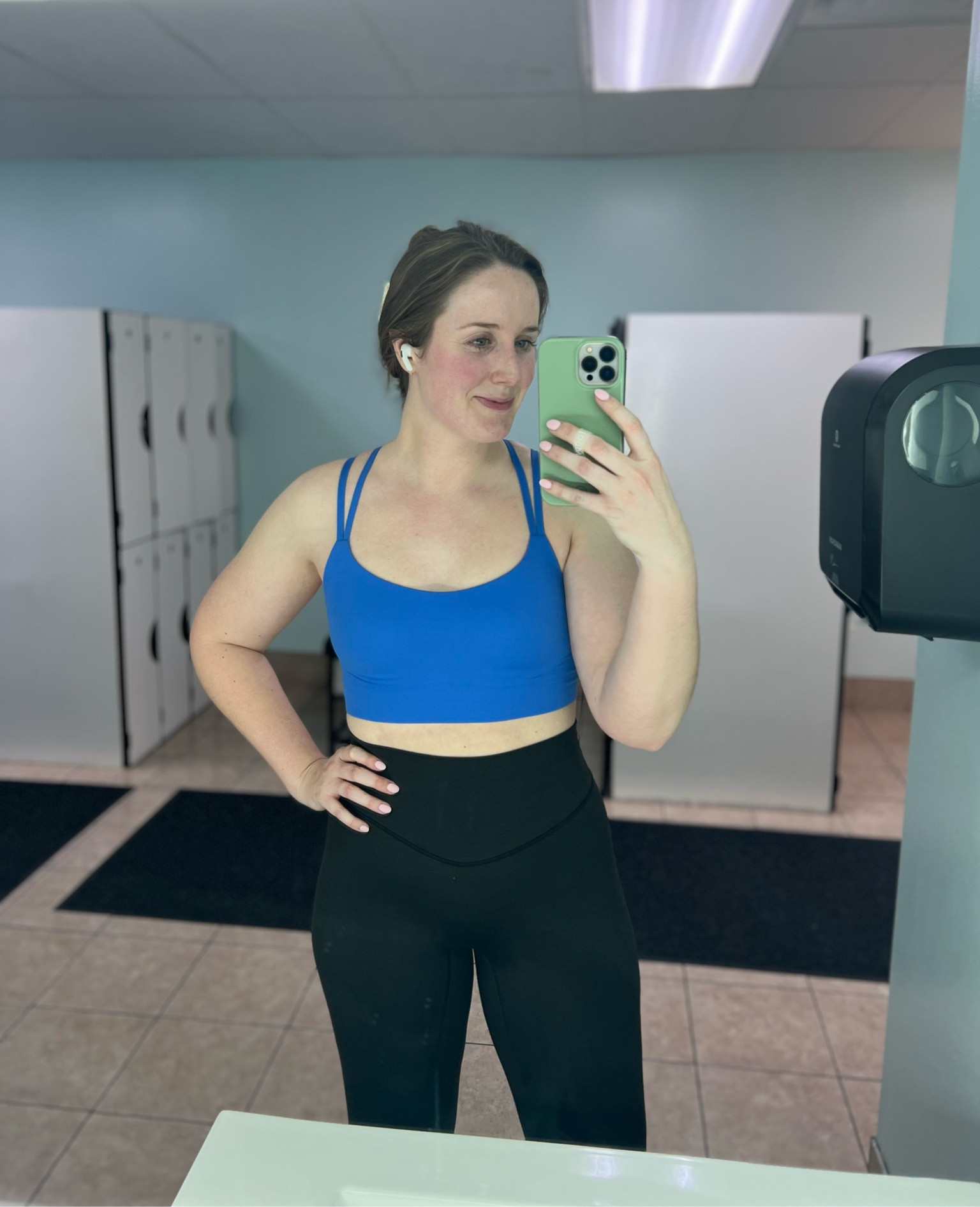 My latest gym uniform - my favorite #aerie sports bra and #lululemon Align leggings! 

#LTKfitness