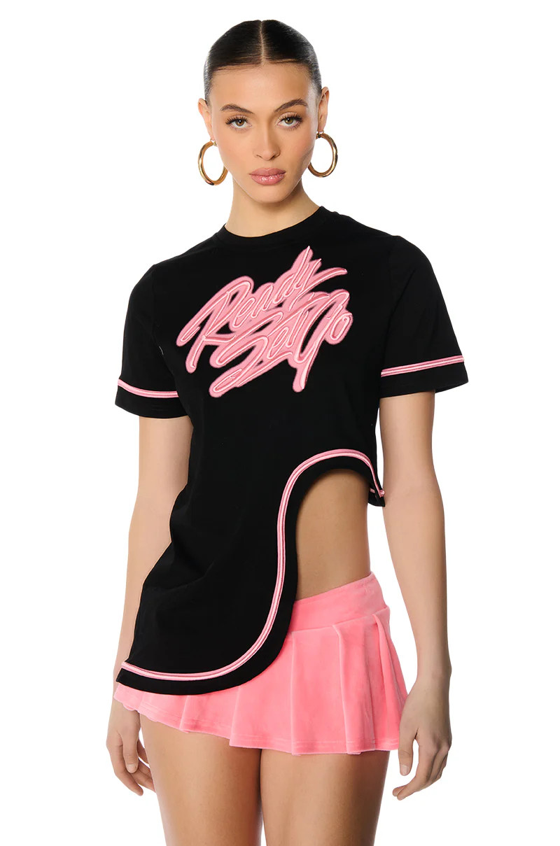 READY SET GO SHORT SLEEVE ASYMMETRIC TEE | AKIRA