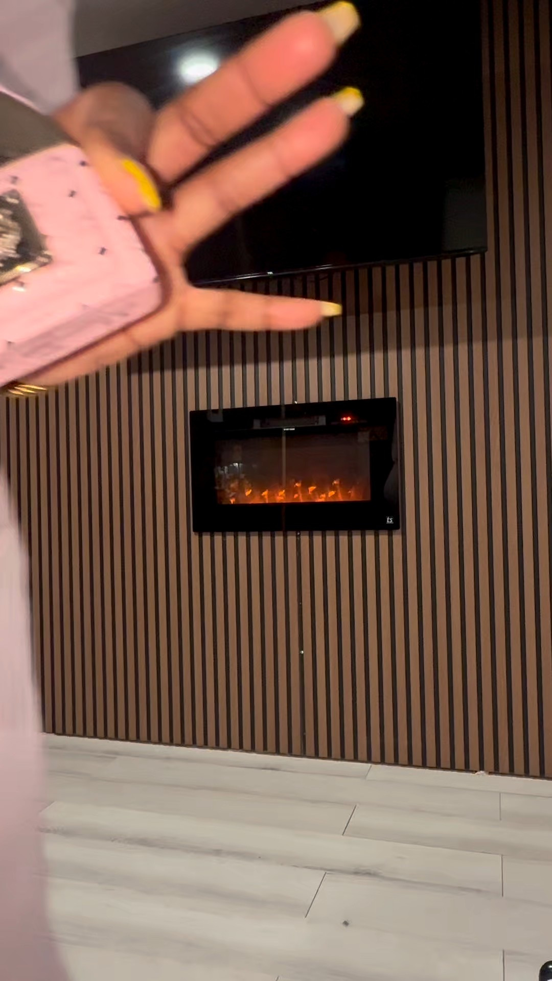 OOTN 🎤😂 Headed to the Ali Sadiq comedy show. Y’all already know… Sam’s Club two-piece NEVER misses. Cute, comfy, and winter-approved ✔️

#LTKootd #LTKmomlife #LTKgrwm