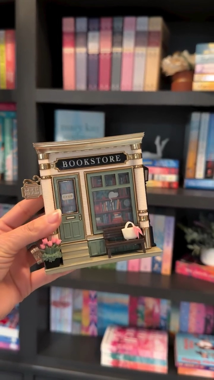 For my book girlies!! 🫶🏼📚

I have it saved for you on my LTK or you can snag it directly from bath & body 😉