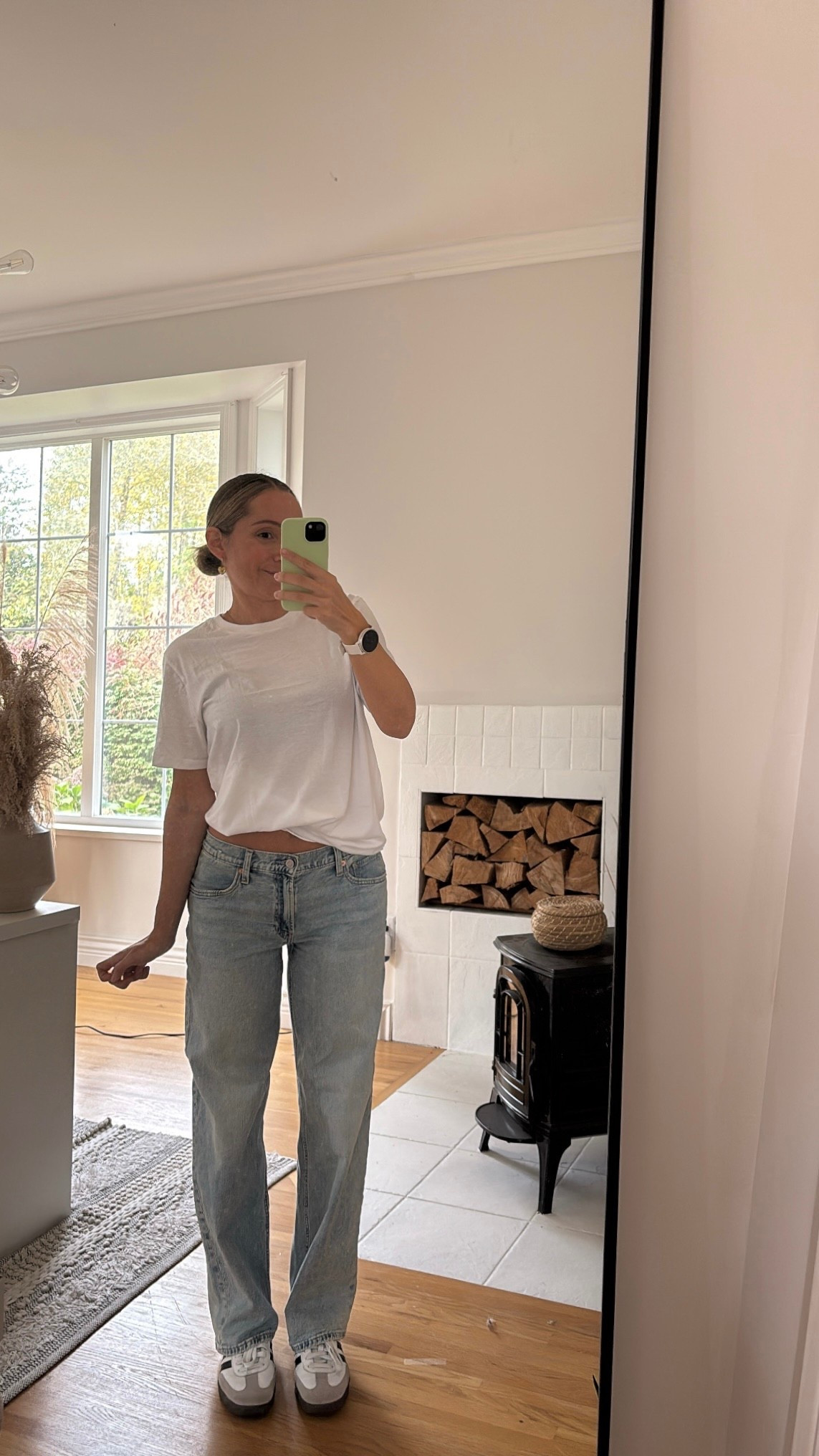 Fav jeans at the moment! Actually so comfy!! Also can’t go wrong with a basic white tee

#LTKpetite #LTKfall #LTKstyletip