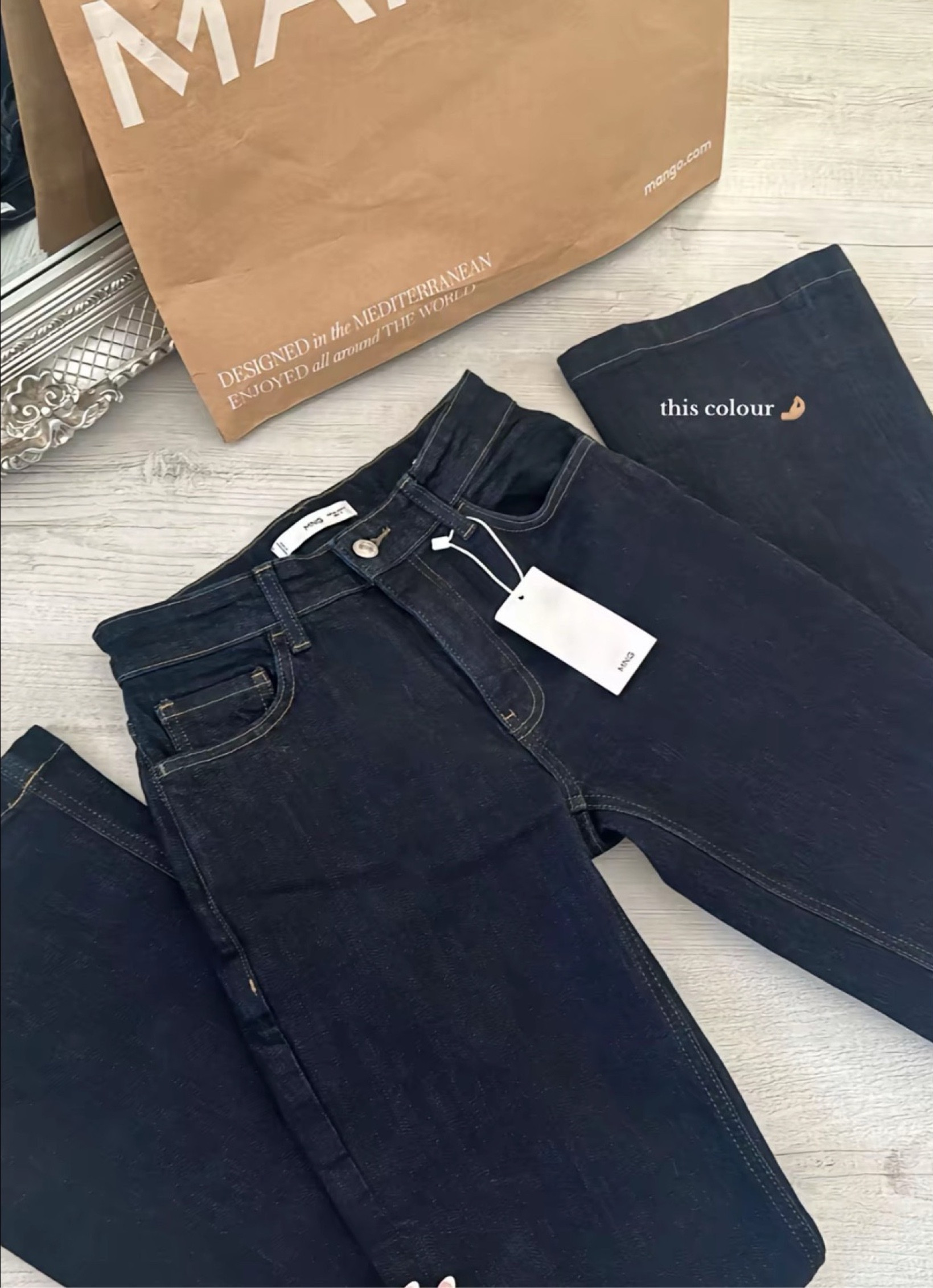 I just found the best flared jeans so I had to share!! They’re selling out quick
They’re the perfect amount of flare - not too much and so flattering on! 

#jeans #bluejeans #darkbluejeans #denim #womensjeans #winterfashion #winteroutfits #winterstyle #darkwash #denim #darkdenim #wintervibes #winter #londonfashion #classy #formal #smartcasual #jeansandanicetop #2025trends 

#LTKstyletip #LTKwinter #LTKmodest