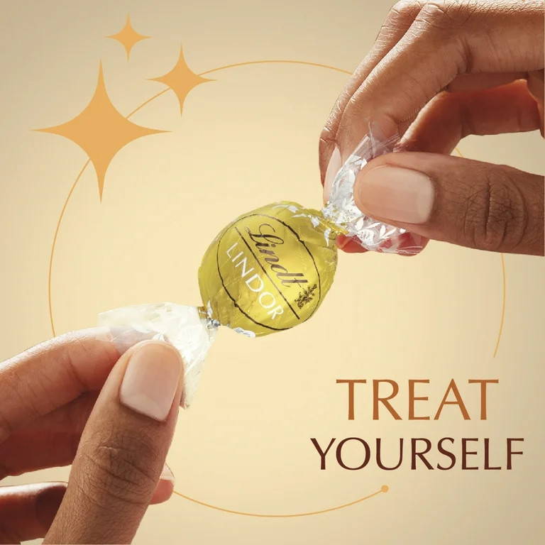 Lindt Lindor White Chocolate Candy Truffles, 8.5 oz. Bag | Walmart (US)