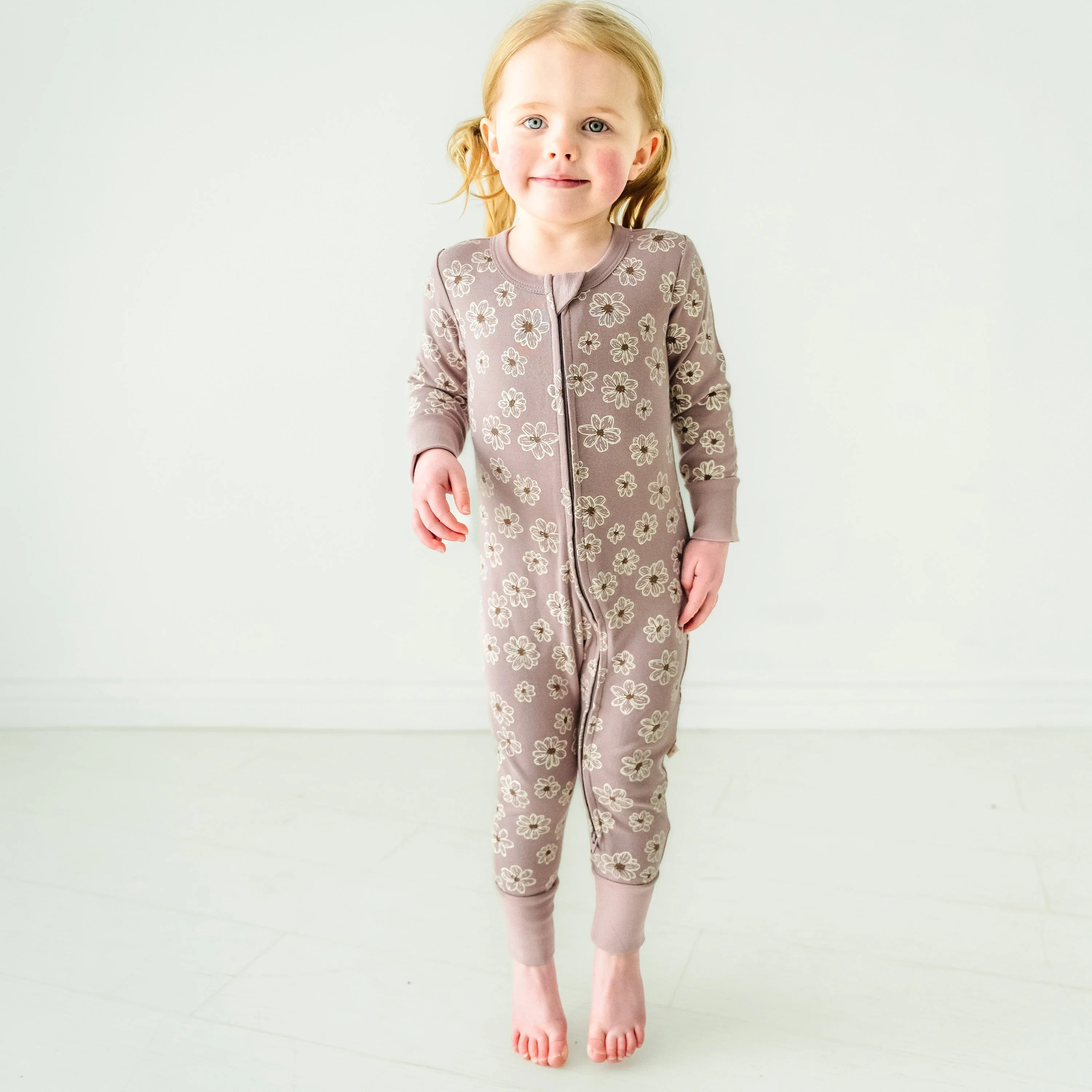 Organic 2-Way Zip Romper - Daisies | Makemake Organics | Makemake Organics