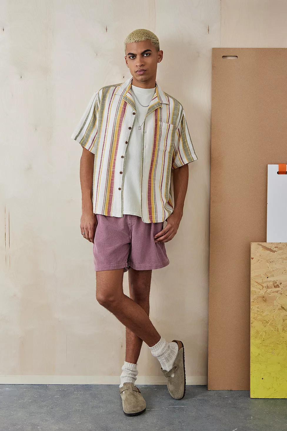 Tethera – Gestreiftes Hemd in Ecru aus Gaze mit Streifen | Urban Outfitters (EU)