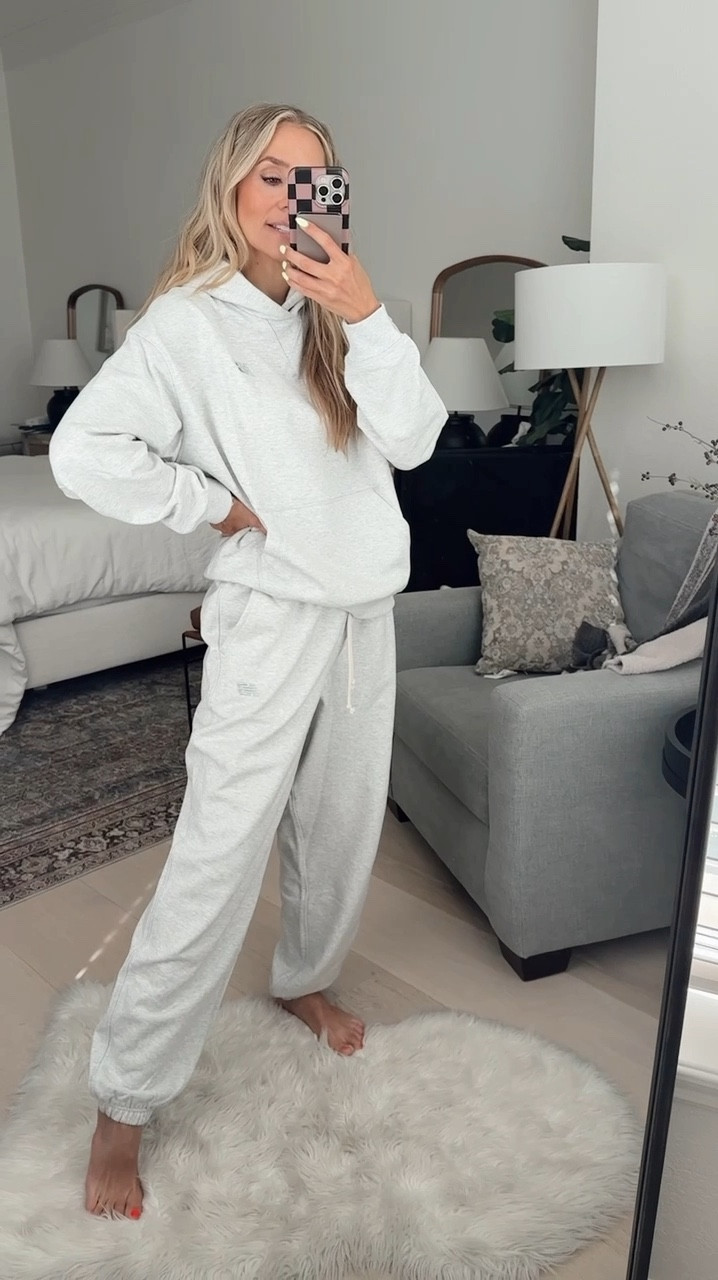 New Balance matching sweat set I’m living in  / wearing size s / my tts & pretty oversized 🤍

#LTKTravel #LTKStyleTip