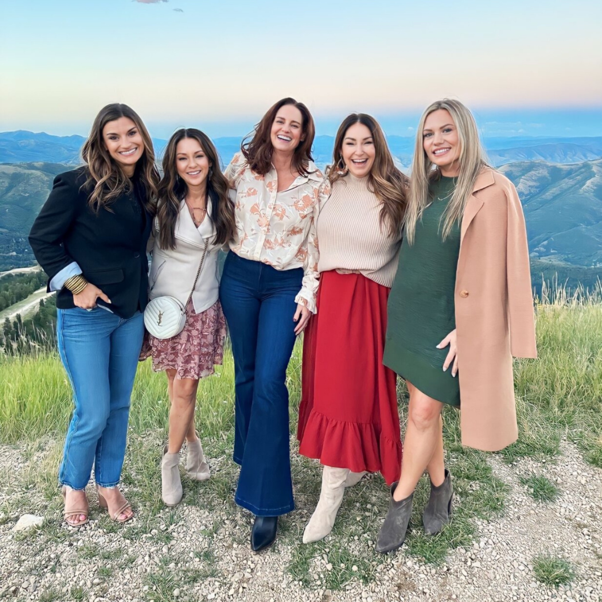 An inside look to the Gibsonlook Retreat in Sundance, Utah!

Save 10% at Gibsonlook with code HOLLY10

Fall  Fall fashion  Blazer  Top  Blouse  Dress  Purse  Jeans  Denim  Booties  Heels  Cardigan  Sweater  Sweater dress  Outwear  Coat  Mountains  Utah  Gibsonlook

#LTKtravel #LTKSeasonal #LTKstyletip