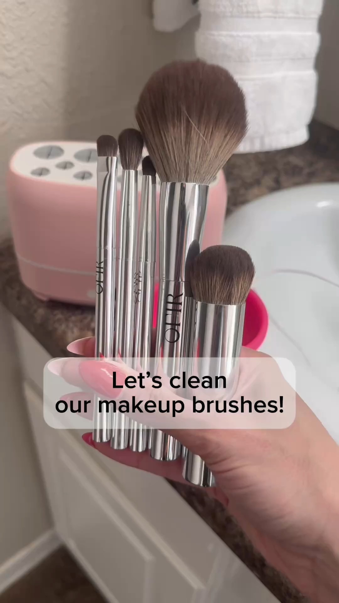 Makeup brush cleaning essentials! #makeup #makeupbrushes #makeupbrushcleaner #makeupbrushdryer #makeupbrushwasher #skincare #brushcleaner #makeupbrushshampoo