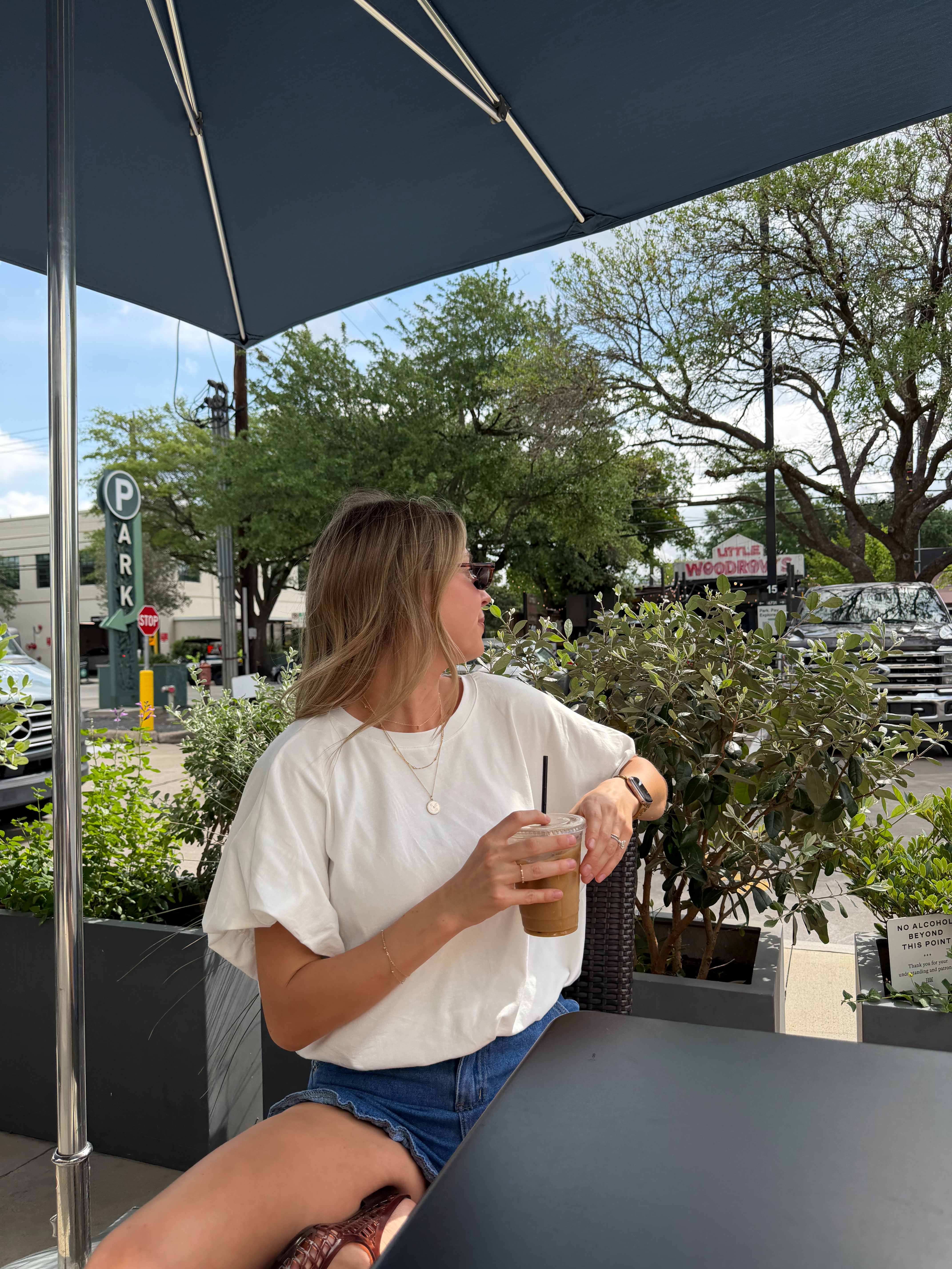 Casual mom ootd | M in bubble tee + 2 shorts 

 