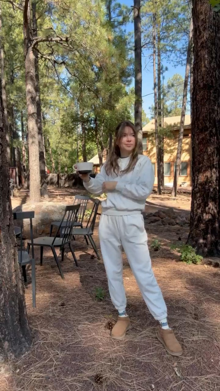 Another cozy sweatsuit look!🤍 The easiest outfit to throw on!

Fall fashion, Winter fashion, Matching sets, Sweatsuit, Sweatpants, Ugg boots, Cozy style



#LTKHoliday #LTKSeasonal #LTKStyleTip