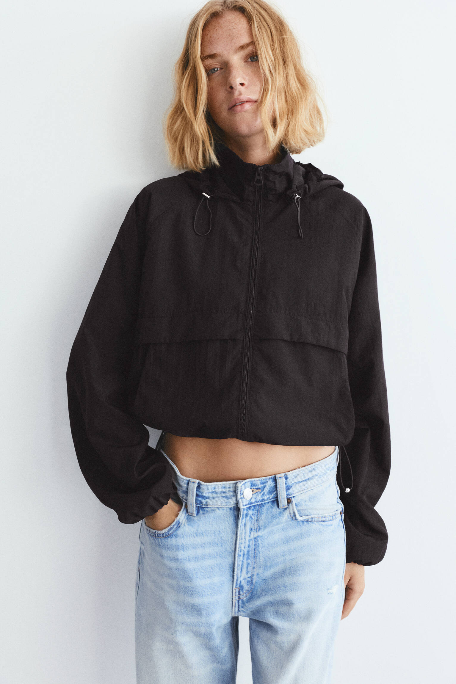 Veste légère à capuche - Pull&Bear France | PULL and BEAR FR