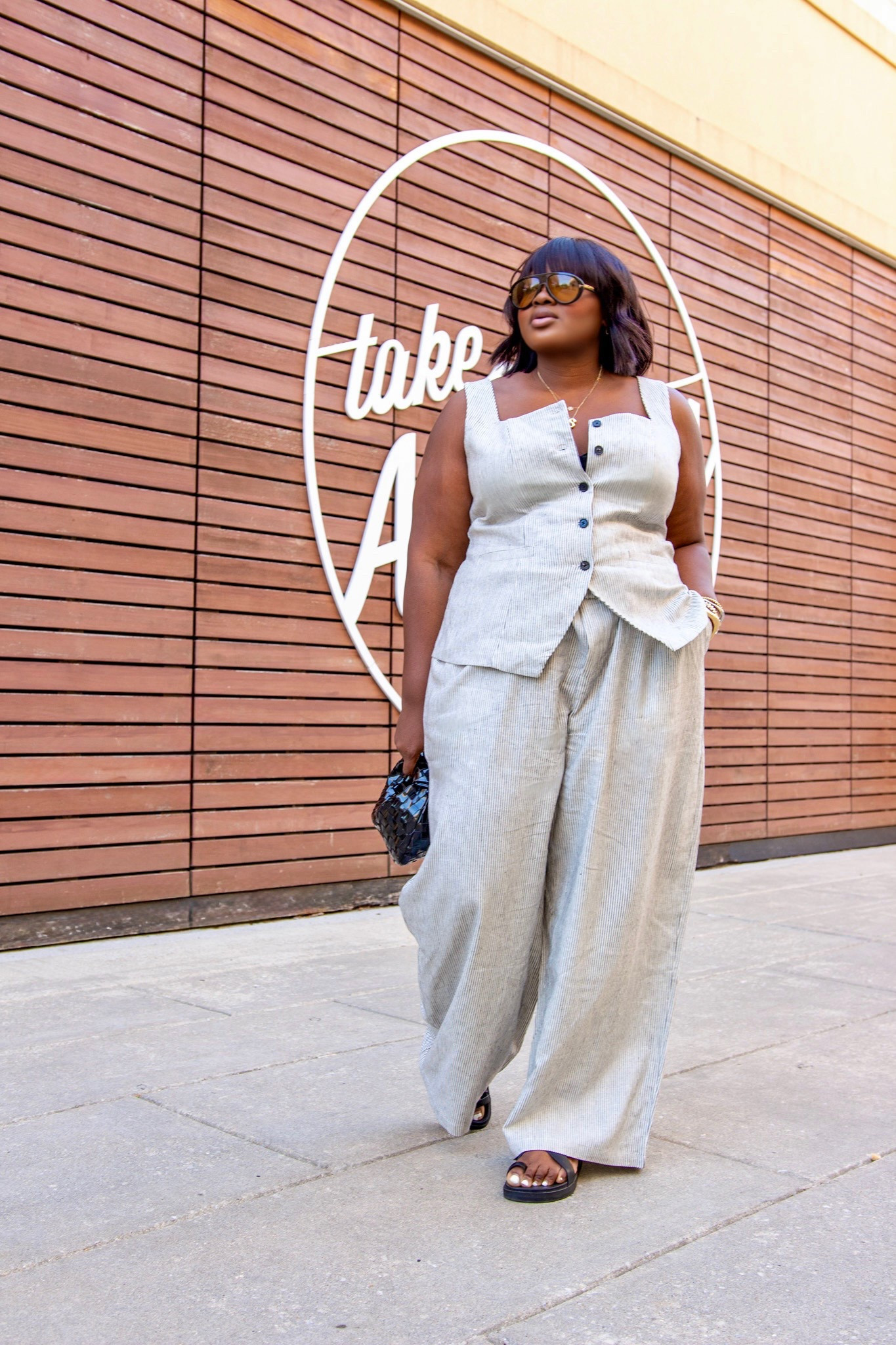 Spring styles just dropped at Walmart and I found some seriously good pieces for under $40 that you can wear now and later. Sizing XXL on top & XXL/1X From elevated staples to fun pops of color, there is something for every vibe — especially if you’re shopping on a budget but want to look like you didn’t.

Save this for outfit inspo, share with a friend who loves a deal, and tap the link in stories to shop everything now before it sells out!

Which piece is your fave? Want to see a part two?

@walmartfashion
#walmartpartner #walmartfashion #springfashion #budgetfriendlystyle #curvystyle #tryonhaul #affordablefashion

#LTKMidsize #LTKSeasonal #LTKFindsUnder100